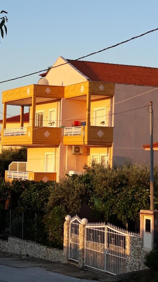 Villa Rafaela Лименария Екстериор снимка